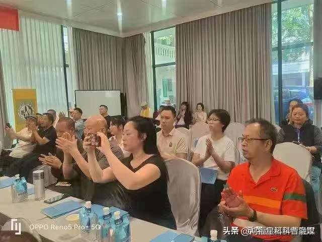 1748262812140683.jpg 39c8ffc9485e39d269adf67608be312.jpg